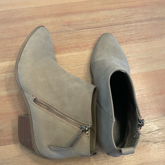 Circus by Sam Edelman Heidi Ankle Booties - Picture 3 of 9
